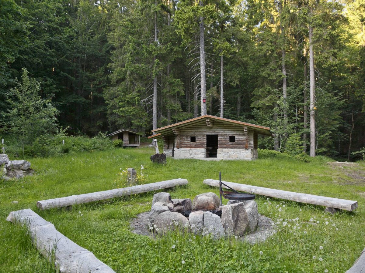 Hütte mit Feuerstelle Lackenhäuser