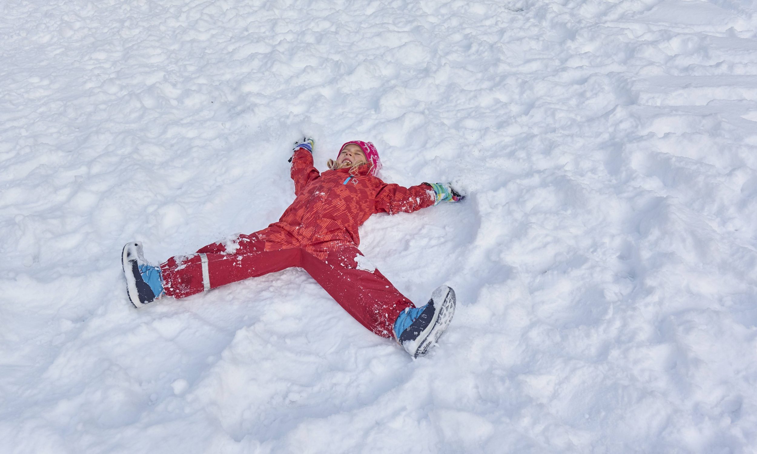 Kind im Schnee