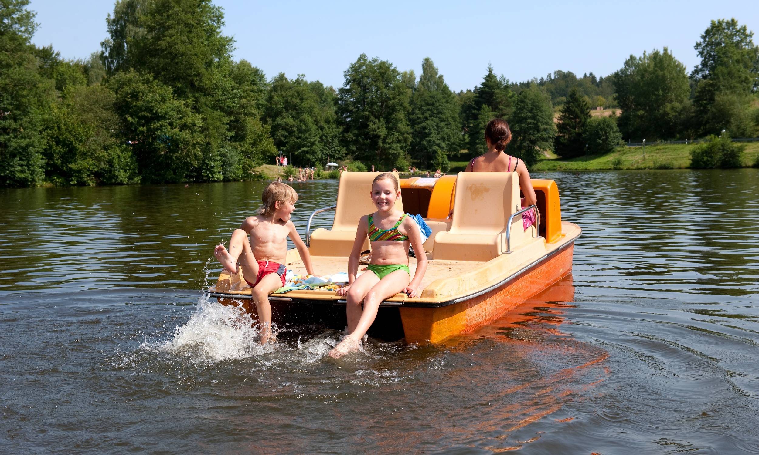 Tretboot im Dreiburgensee