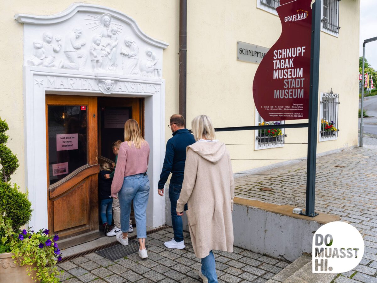Museum und Kultur in FRG - Stadtmuseum und Schnupftabakmuseum