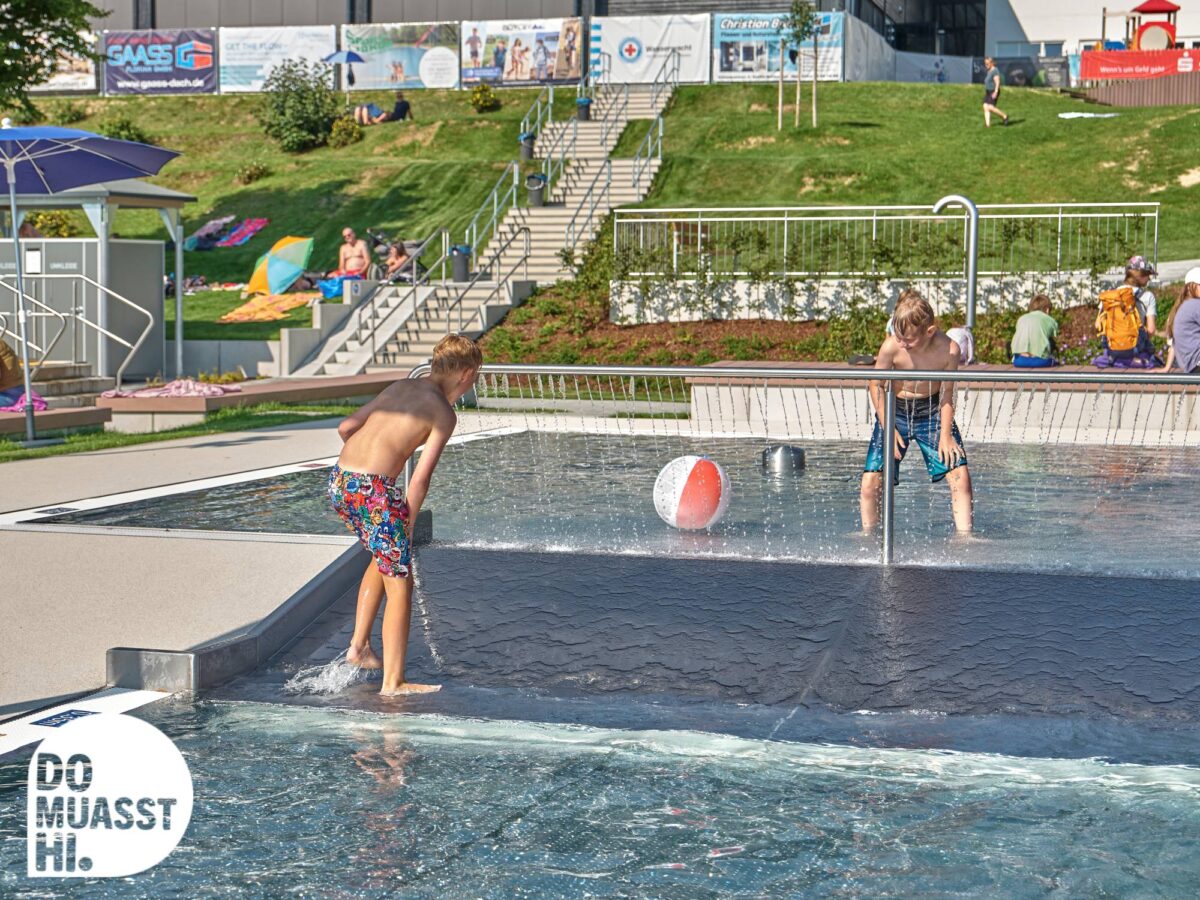 DO MUASST HI - Freibad Waldkirchen, Wasser