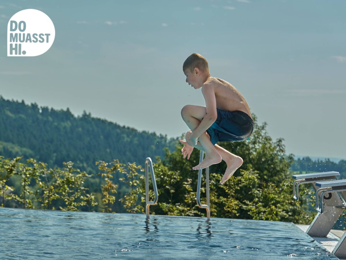 DO MUASST HI - Freibad Waldkirchen, Wasser